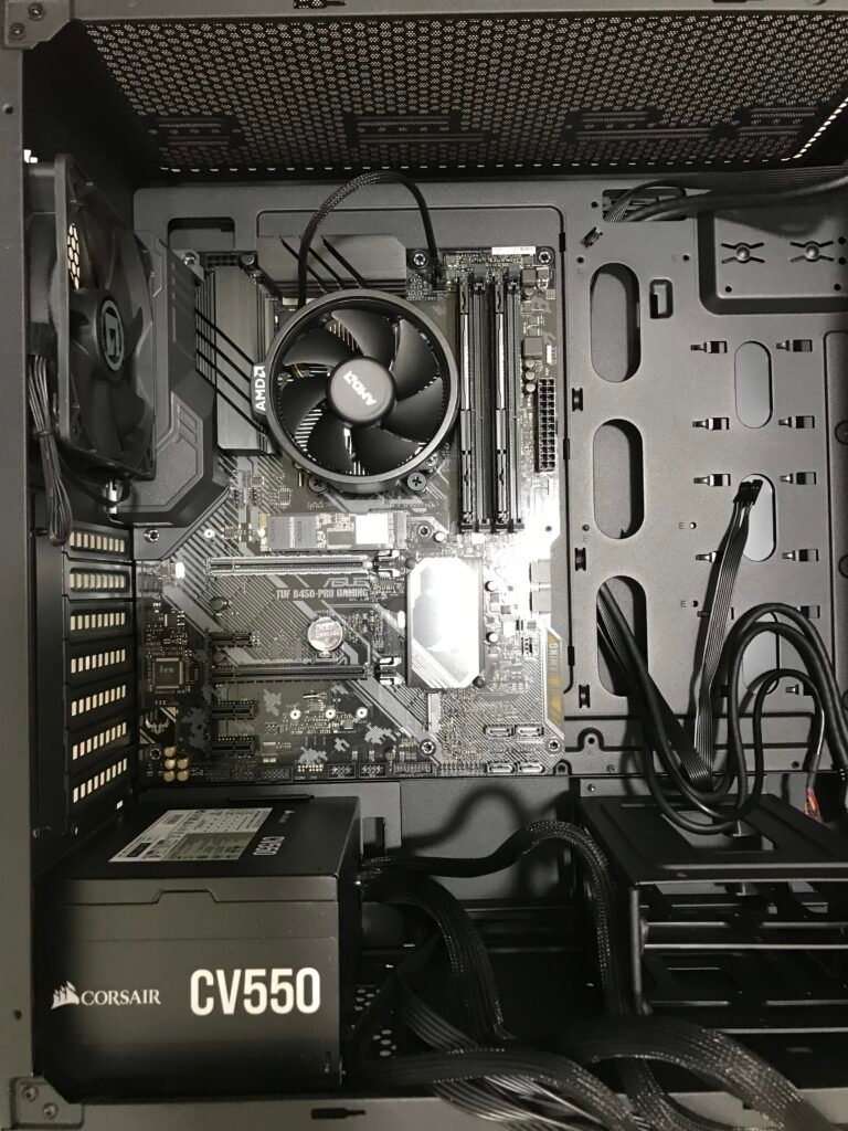 如何組裝自己心目中的電腦30-主機板安裝完成