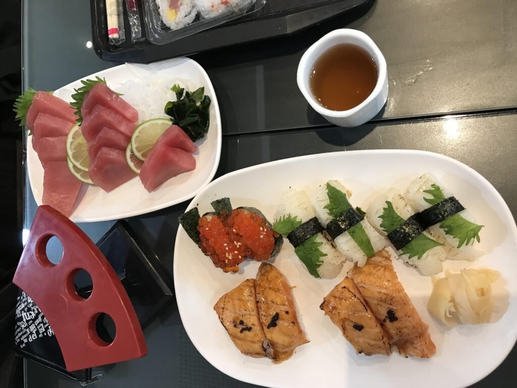 阿裕壽司13-鮪魚生魚片炙燒比目魚-鮭魚-鮭魚卵