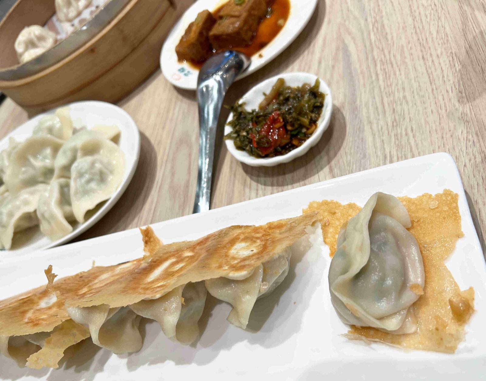 【食悟】臺中 九初 流心脆皮煎餃-煎餃非常美味、豆漿紅茶必點、四季豆水餃有特色~! - Nioah News 泥芋仔新聞